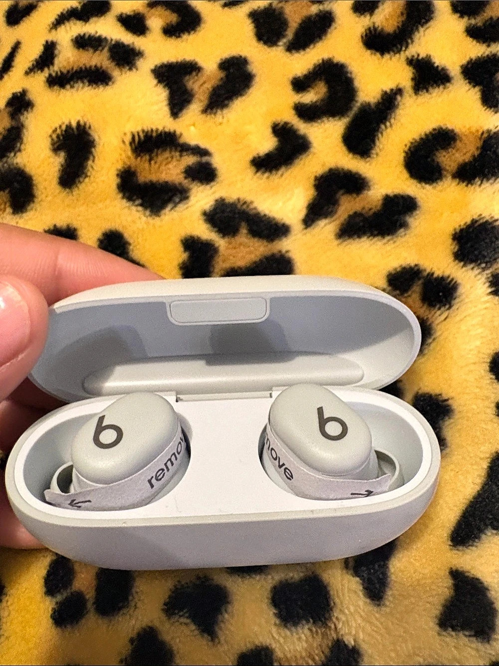 Beats Wireless Earbud Headphones in White